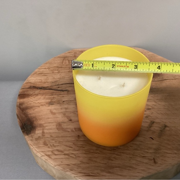 Lumalight - Sunshine & Pineapples scented candle - Never Used - Like New - 16 oz - Picture 8 of 9